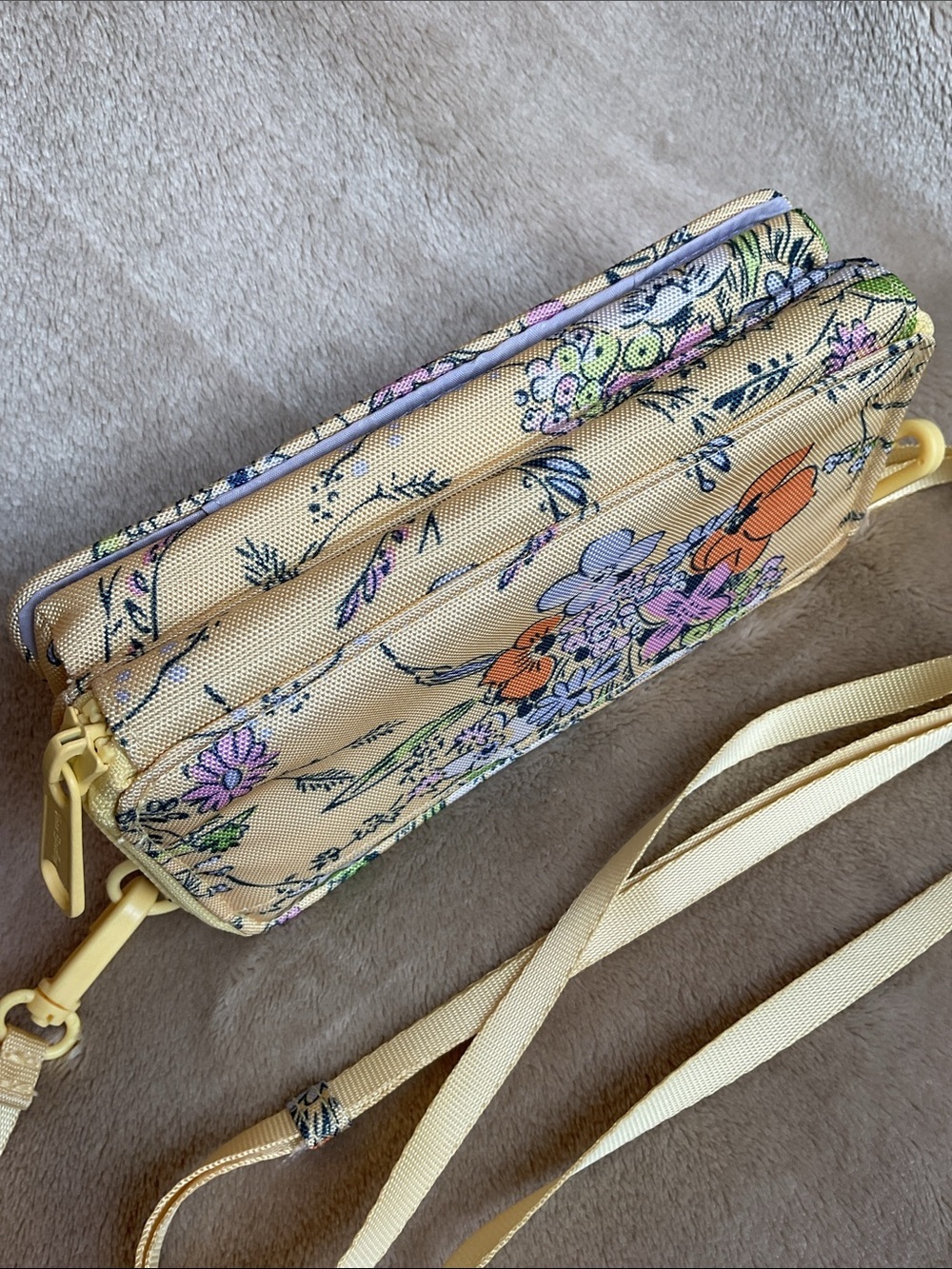 Vera Bradley Sunlit Garden ReActive RFID Compact Crossbody Bag - Picture 3 of 8